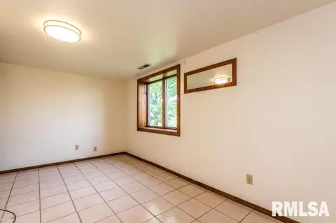 214 Elm Cir, Eureka, IL 61530 photo 41