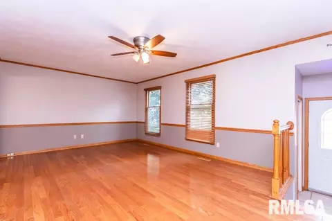 214 Elm Cir, Eureka, IL 61530 photo 4