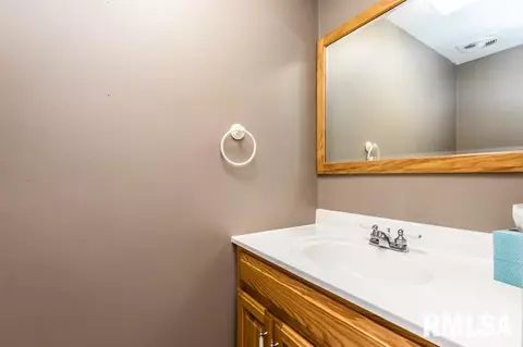 214 Elm Cir, Eureka, IL 61530 photo 21
