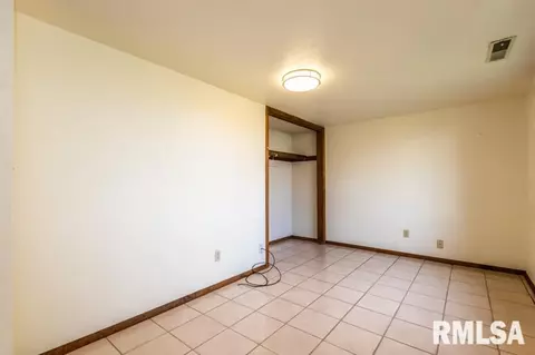214 Elm Cir, Eureka, IL 61530 photo 42