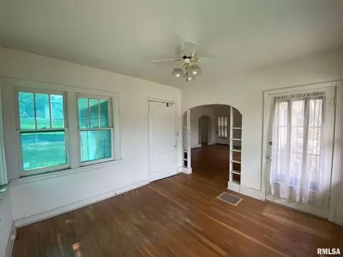 511 W Adams St, Macomb, IL 61455 photo 4