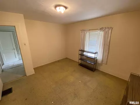 511 W Adams St, Macomb, IL 61455 photo 12