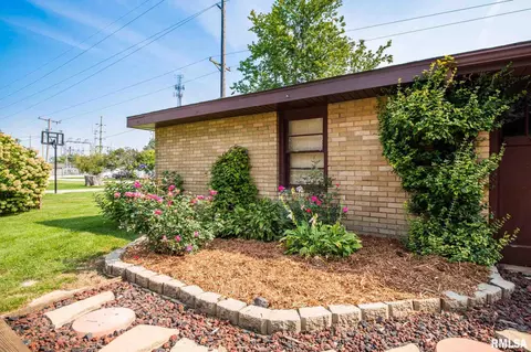 221 E Pine St, Metamora, IL 61548 photo 43