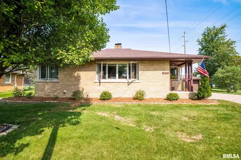 221 E Pine St, Metamora, IL 61548 photo 2