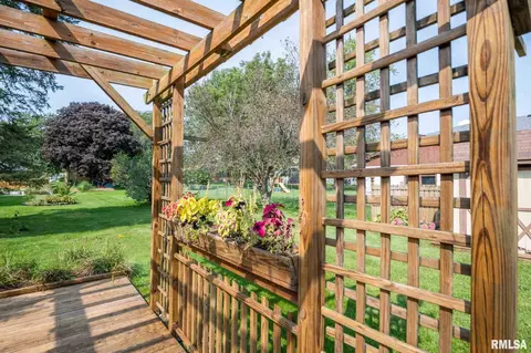 221 E Pine St, Metamora, IL 61548 photo 50
