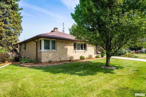 221 E Pine St, Metamora, IL 61548 photo 3