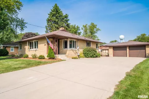 221 E Pine St, Metamora, IL 61548 photo 1
