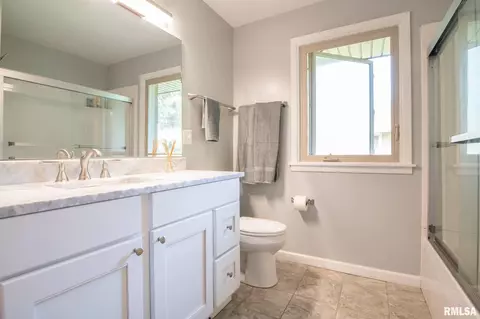 221 E Pine St, Metamora, IL 61548 photo 26