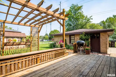 221 E Pine St, Metamora, IL 61548 photo 42