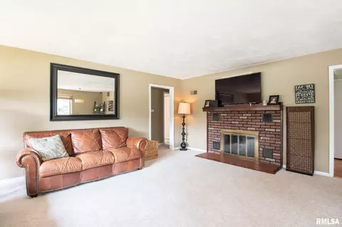 221 E Pine St, Metamora, IL 61548 photo 10