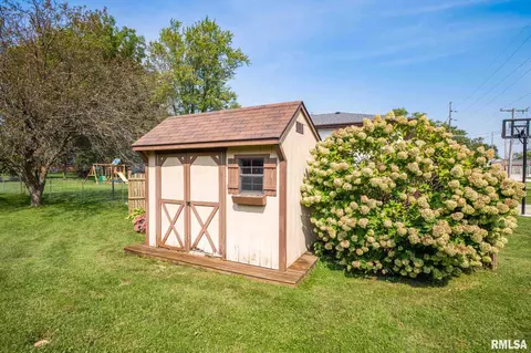 221 E Pine St, Metamora, IL 61548 photo 46