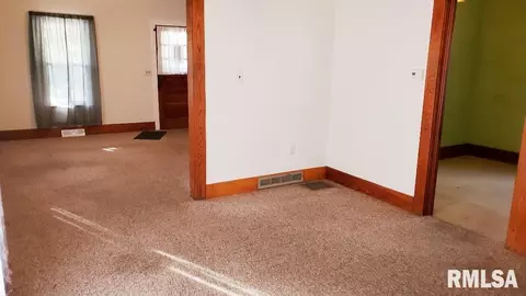 455 S Main St, Canton, IL 61520 photo 10