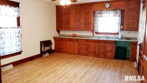 455 S Main St, Canton, IL 61520 photo 13
