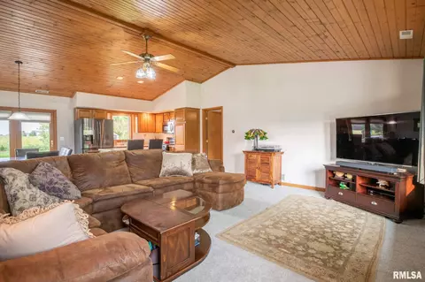 10409 W Lake Camelot Dr, Mapleton, IL 61547 photo 4
