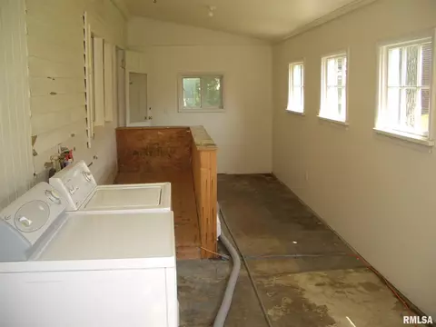 818 N Lafayette St, Macomb, IL 61455 photo 9