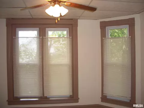 818 N Lafayette St, Macomb, IL 61455 photo 3