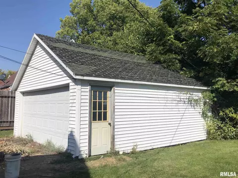 226 E Jefferson St, Macomb, IL 61455 photo 2
