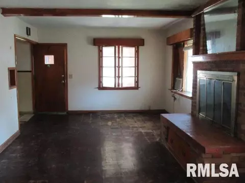 401 W Hill St, Eureka, IL 61530 photo 6
