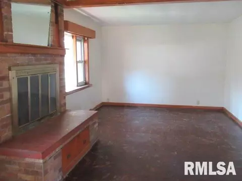 401 W Hill St, Eureka, IL 61530 photo 5