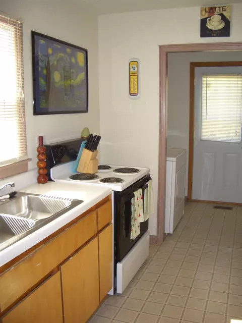 1742 W Jackson St, Macomb, IL 61455 photo 5