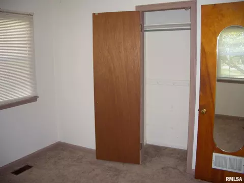1742 W Jackson St, Macomb, IL 61455 photo 9