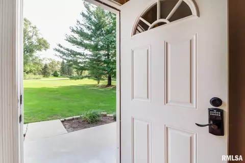 907 Buffalo Run, Danvers, IL 61732 photo 3