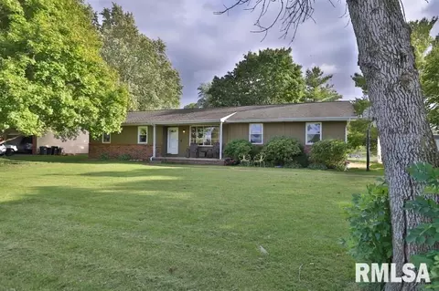 914 Lake Rd, Eureka, IL 61530 photo 1
