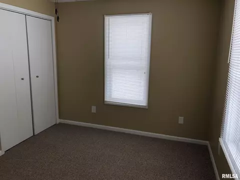 230 E Walker St, Macomb, IL 61455 photo 18
