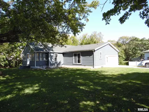204 E 8th St, Glasford, IL 61533 photo 2
