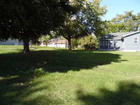 204 E 8th St, Glasford, IL 61533 photo 3