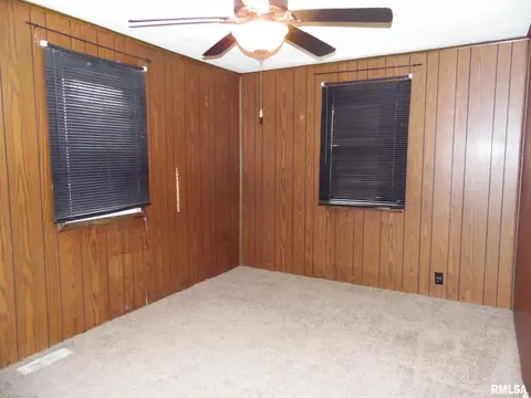 204 E 8th St, Glasford, IL 61533 photo 15