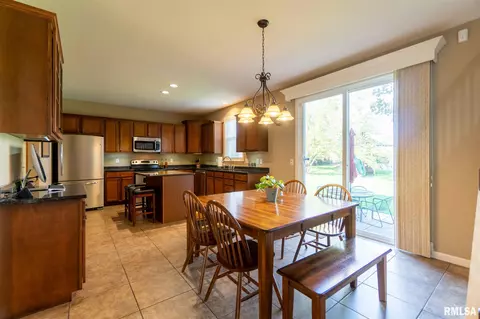 2013 W Liams Way, Dunlap, IL 61525 photo 3