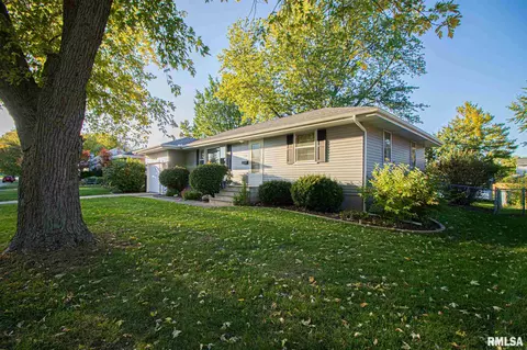 607 E Polk St, Morton, IL 61550 photo 3