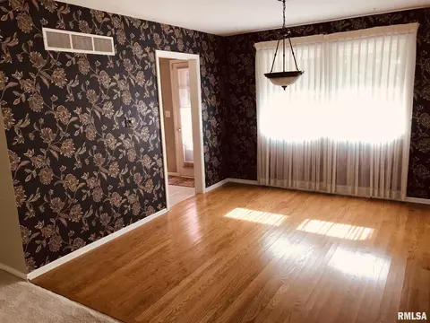 210 Shady Ln, Eureka, IL 61530 photo 4