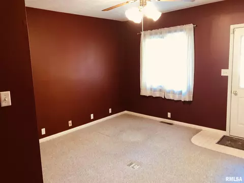 210 Shady Ln, Eureka, IL 61530 photo 12