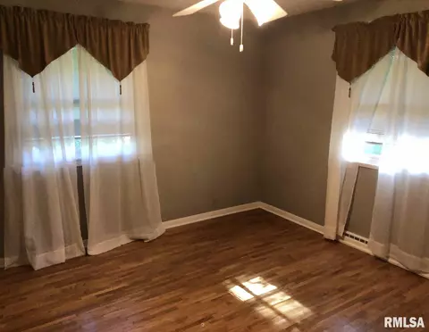 210 Shady Ln, Eureka, IL 61530 photo 3