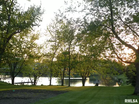 2100 Oak Dr, Eureka, IL 61530 photo 25