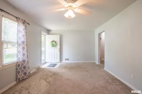 402 Jackson St, Washington, IL 61571 photo 19