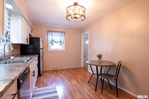 402 Jackson St, Washington, IL 61571 photo 11