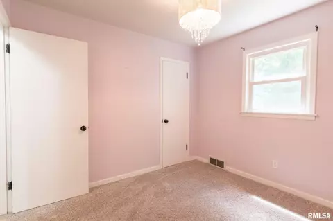 402 Jackson St, Washington, IL 61571 photo 33