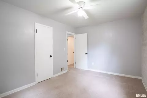 402 Jackson St, Washington, IL 61571 photo 30