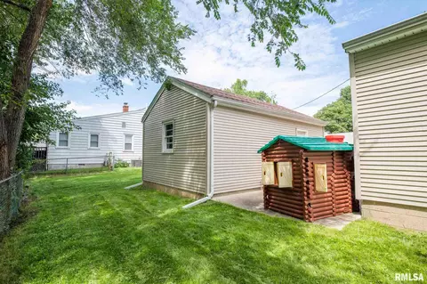 402 Jackson St, Washington, IL 61571 photo 8