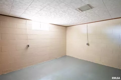 402 Jackson St, Washington, IL 61571 photo 42