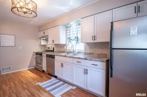 402 Jackson St, Washington, IL 61571 photo 15