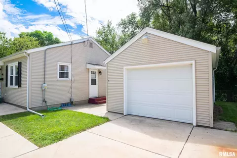 402 Jackson St, Washington, IL 61571 photo 6