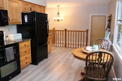 2104 Oak Dr, Eureka, IL 61530 photo 13