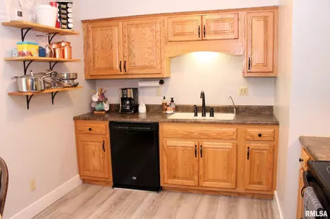 2104 Oak Dr, Eureka, IL 61530 photo 11