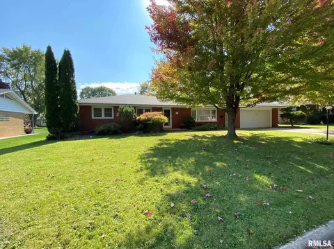 834 Emerson St, Morton, IL 61550 photo 1