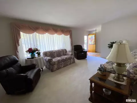 834 Emerson St, Morton, IL 61550 photo 5