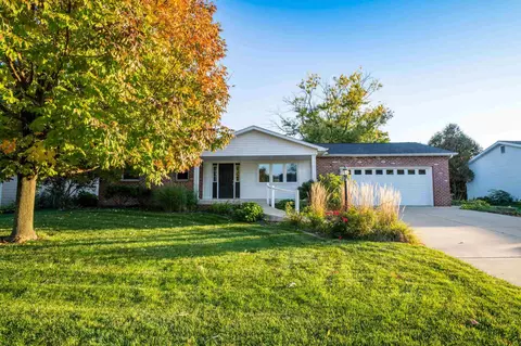601 W High St, Roanoke, IL 61561 photo 1